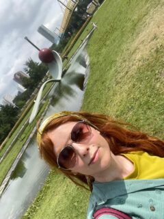 “fruit sculpture” meets “fruit tourist” 🍒 🥄 

#sculpture #fruitart #cherries